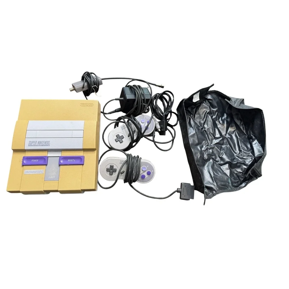 Nintendo Super NES SNES Console Bundle 2 Controllers AC Adapter RF Switch Bag